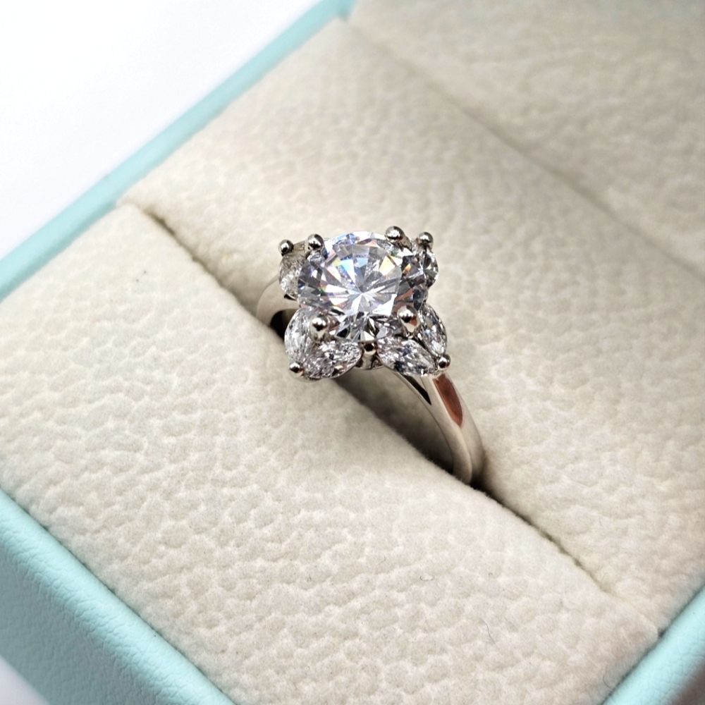 Sweet Flower Ring - Picture 7 of 7